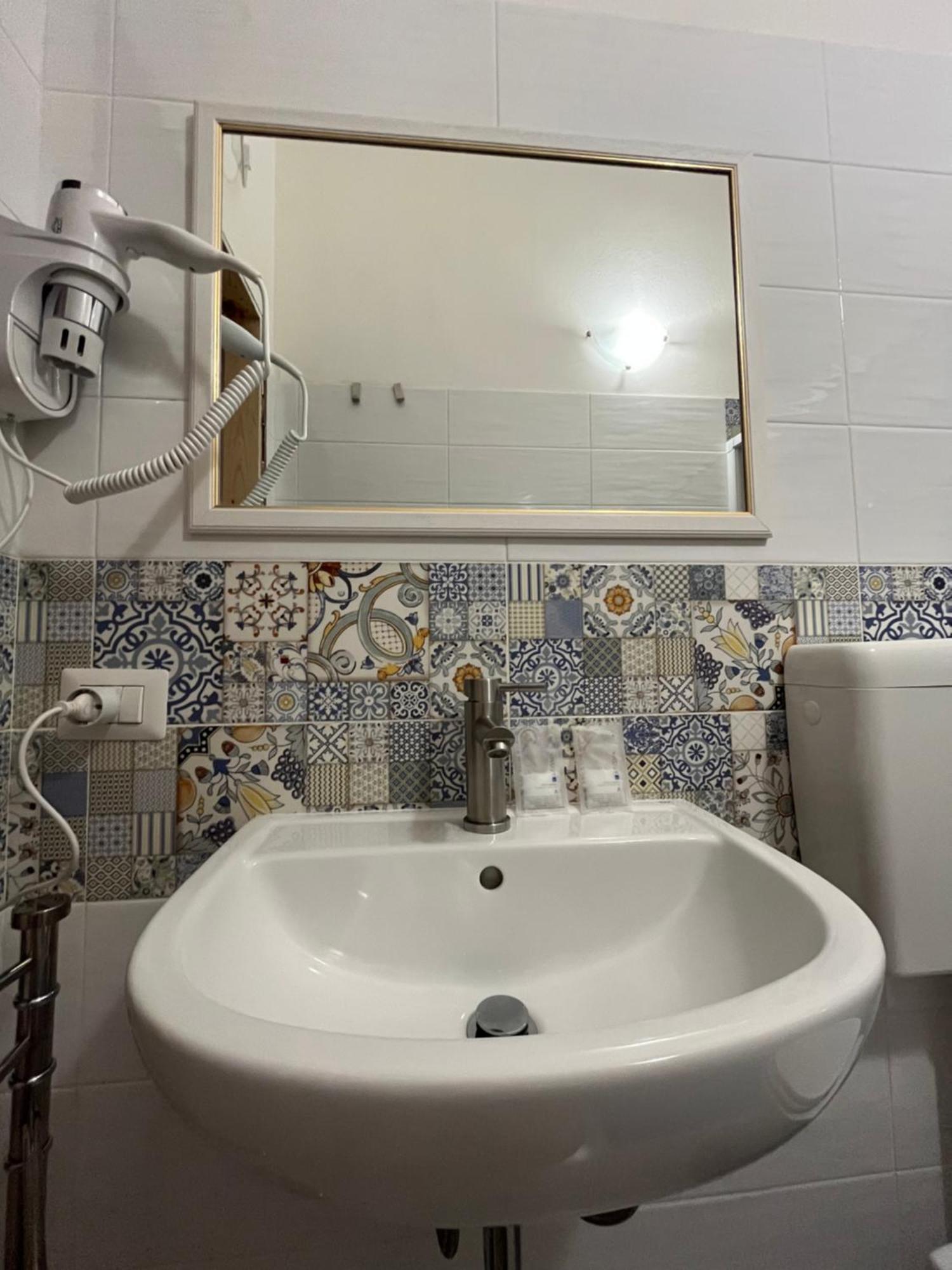 B&B Regina Rooms Avola Eksteriør billede